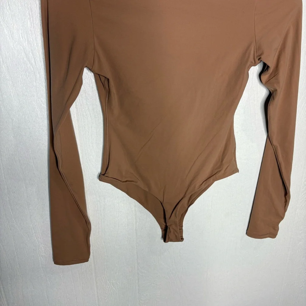NWT Skims fits everybody long sleeve Crewneck bodysuit size small Sienna - Picture 10 of 11